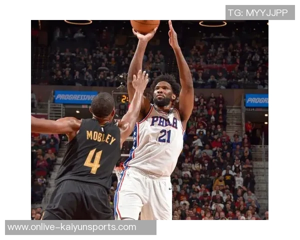 恩比德与韦尔斯对决引发争议一肘一倒哨声频频响起